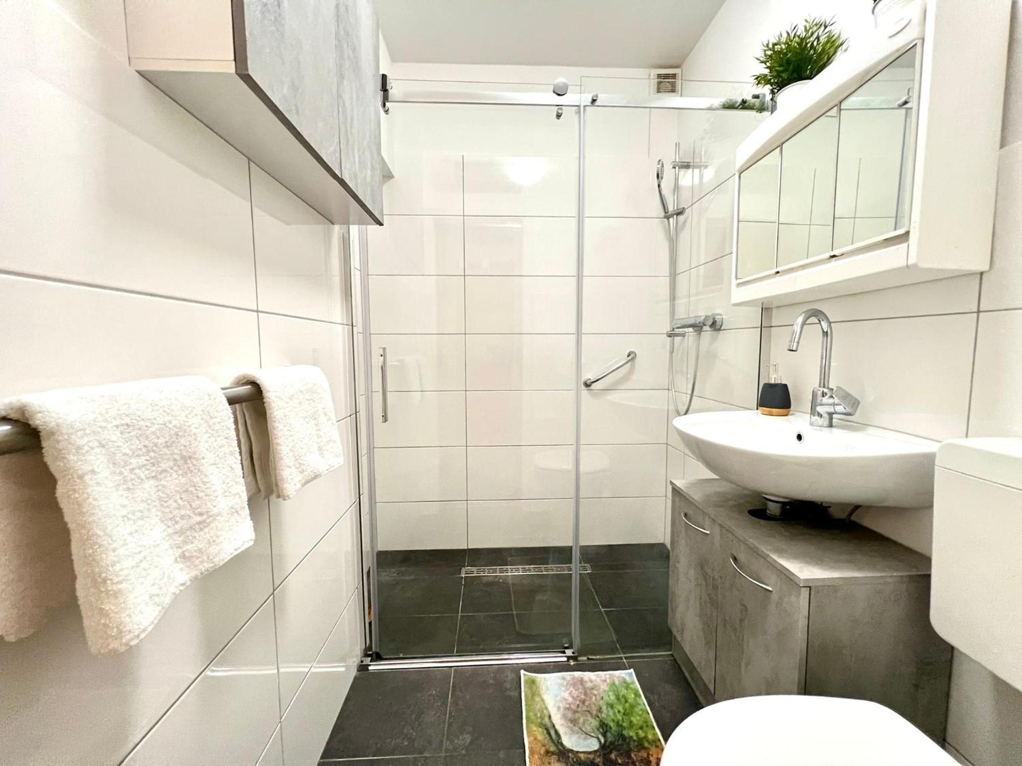 Comfy Apartment Mit Garten In Koeln Экстерьер фото